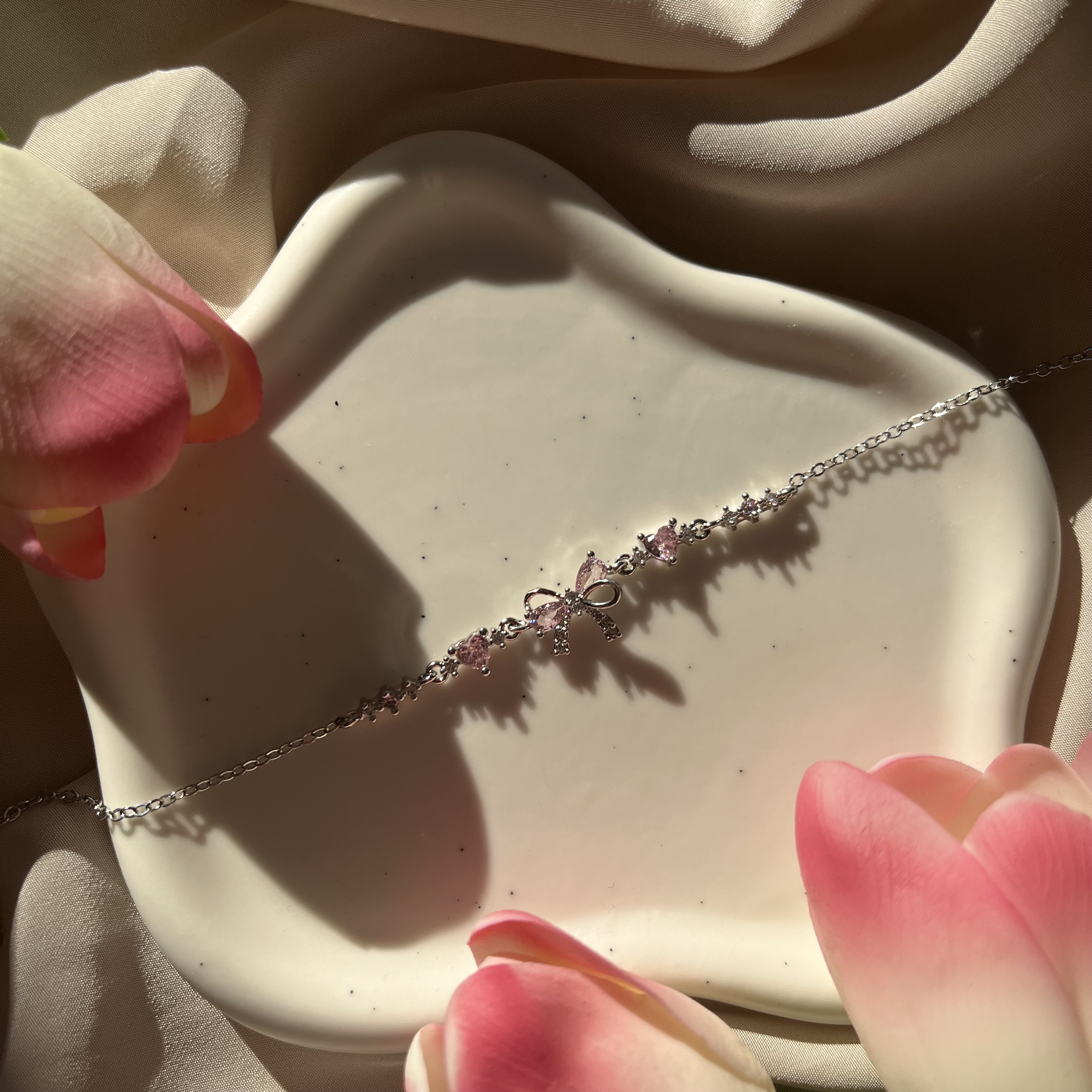 Silver Pink Bow náramek