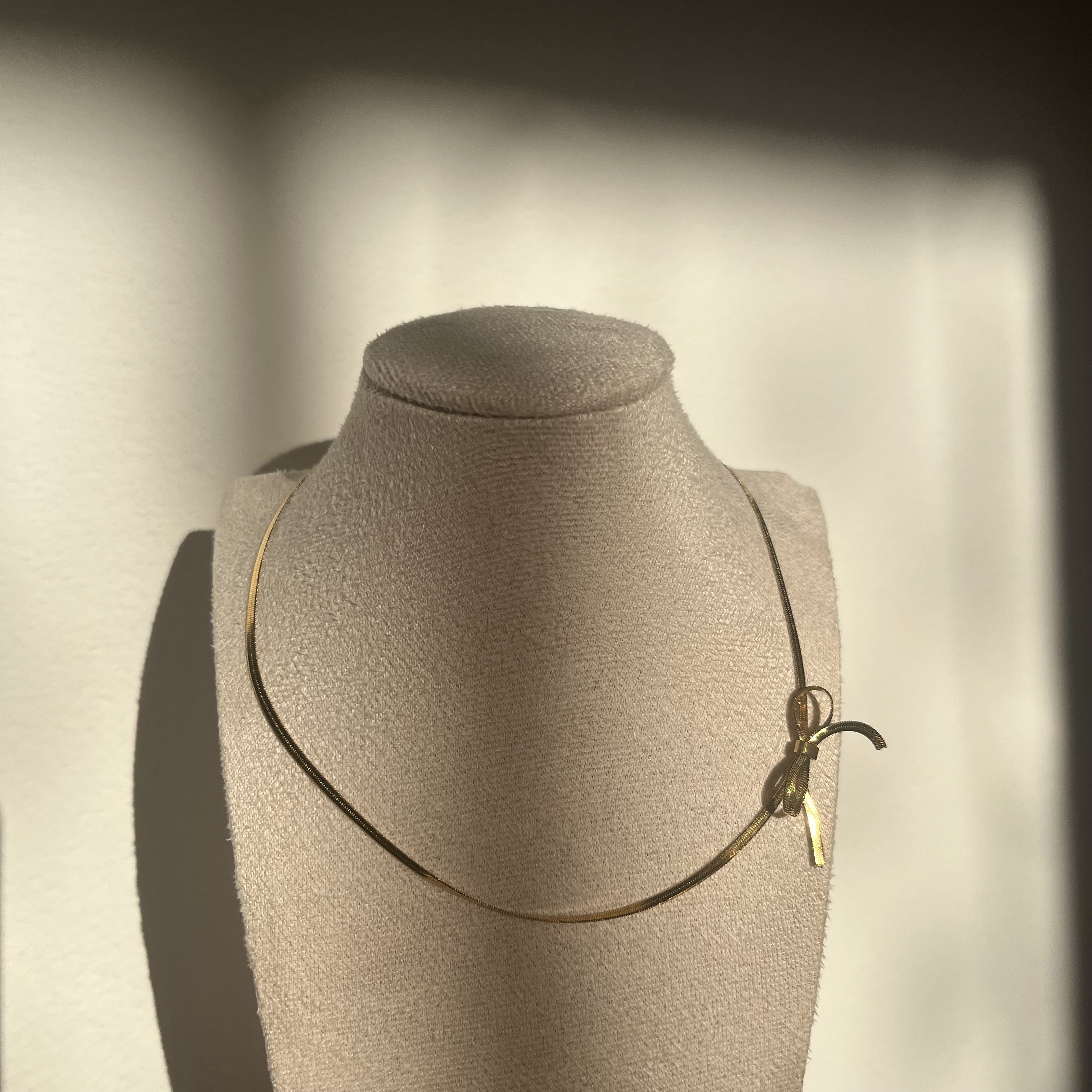 Side Bow choker - zlatá