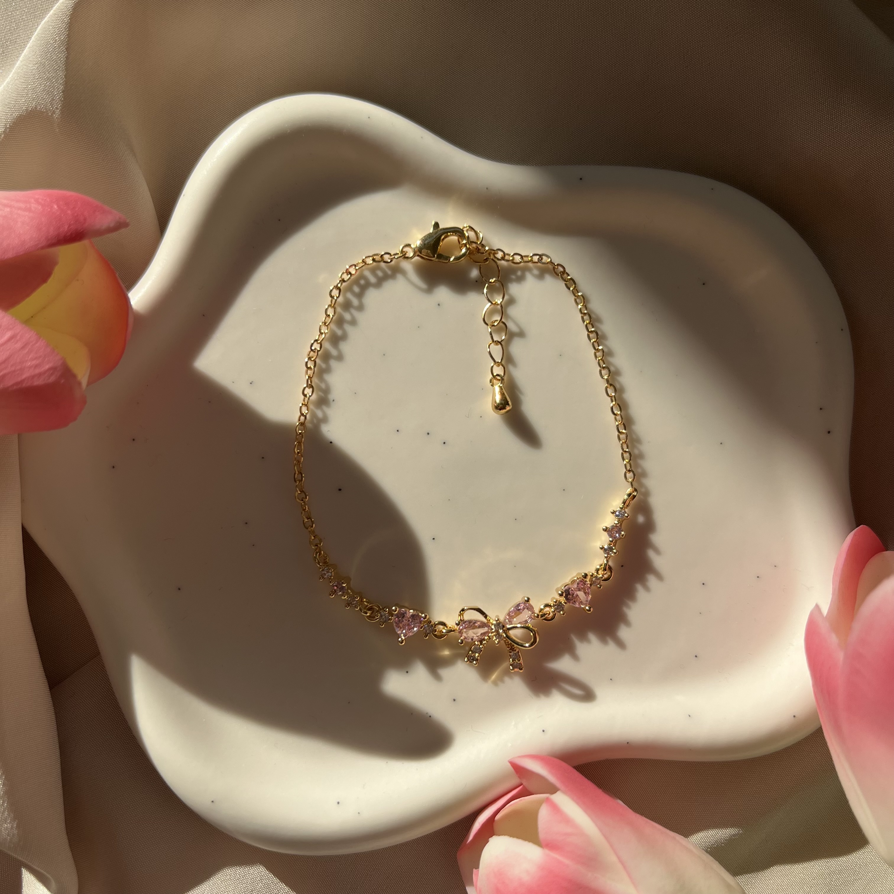 Gold Pink Bow náramek